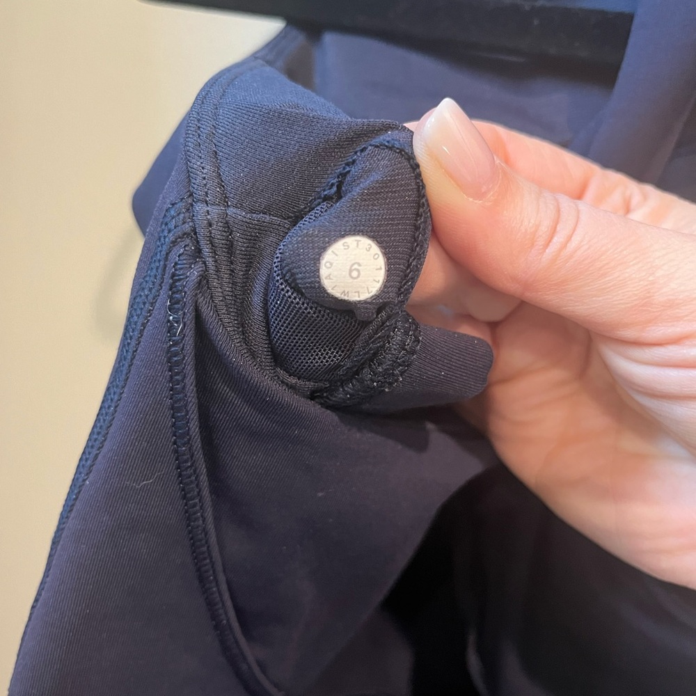 Lululemon race back tech material tank